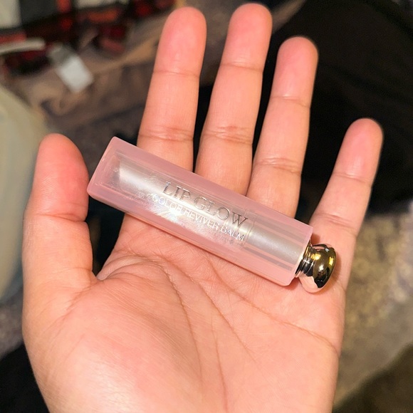 Dior Lip glow reviver balm. Color is coral - Picture 1 of 2